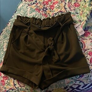 Haute Monde Olive High Waist Shorts